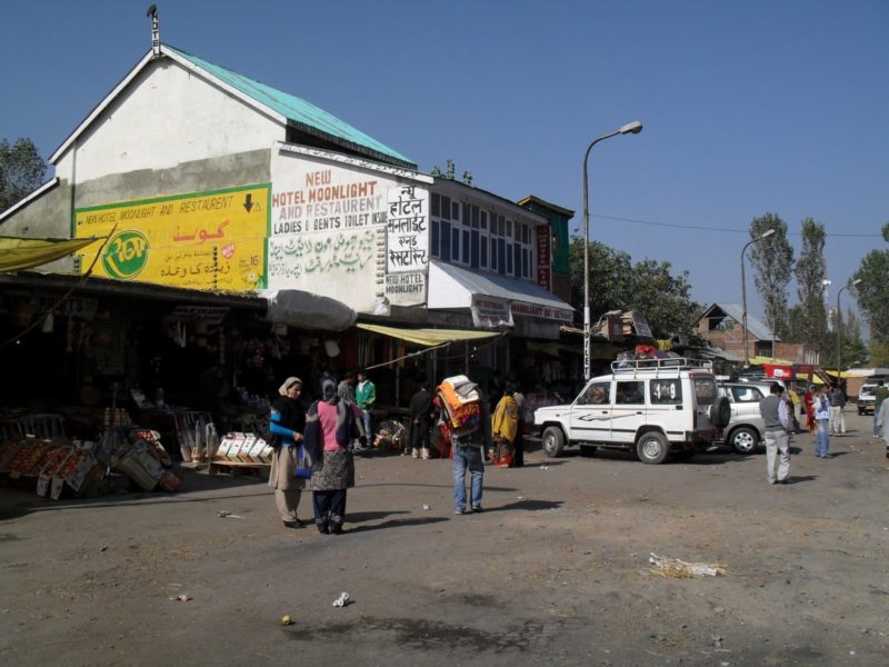 Qazigund market