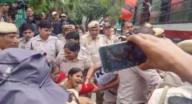 Top Indian wrestlers detained ahead of march to new parliament, site cleared  at Jantar Mantar | Free Press Kashmir